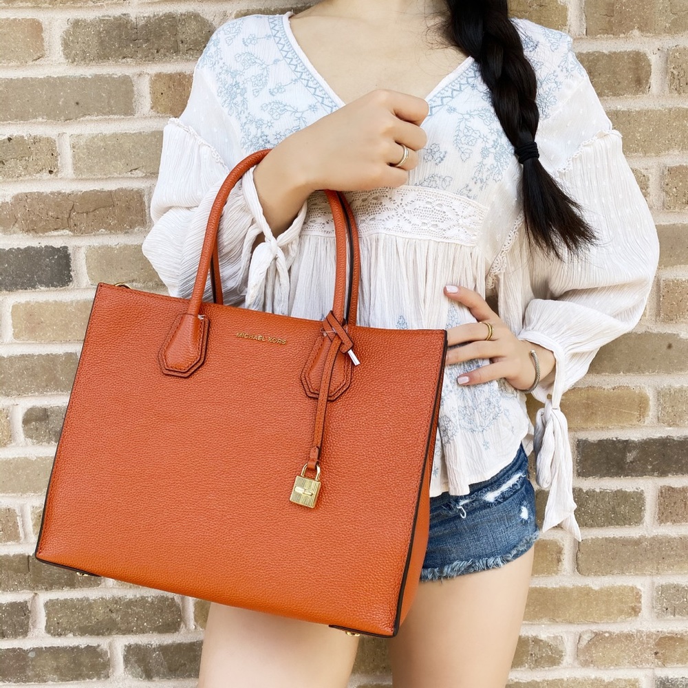 Gabysbags💕NWT Michael Kors Satchel - Picture 3 of 6